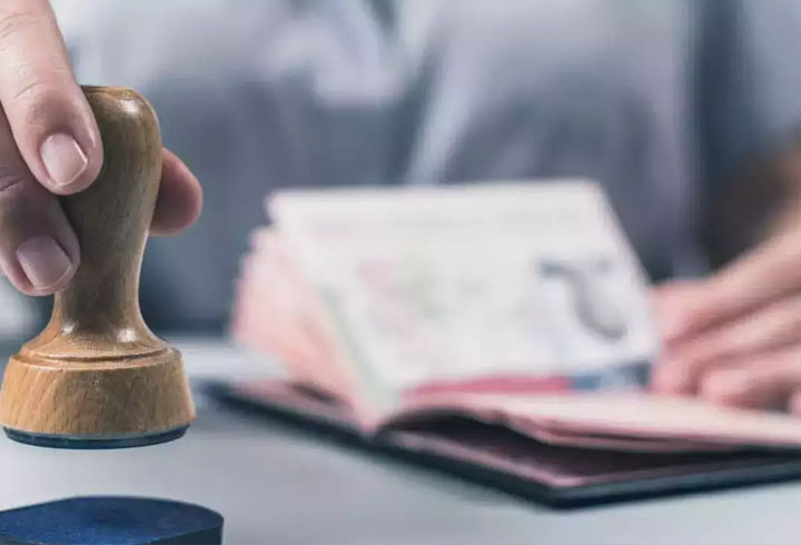 Άδειες διαμονής - Μετανάστευση - Νάντια Καραμπάτσου Δικηγόρος Αθήνα